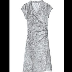 Athleta Printed Nectar Dress Grey Bandanna Pattern